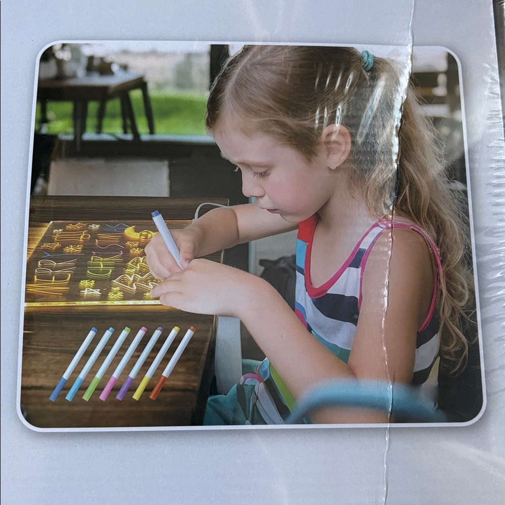 LED Drawing Board - Picture 2 of 4